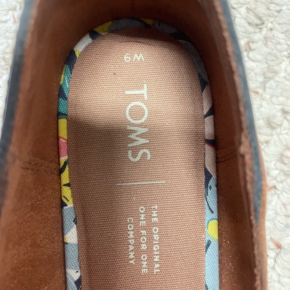 Tom’s loafers